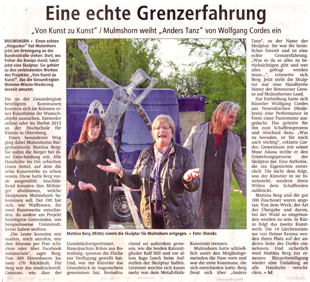 Artikel zur Aufstellung der Skulptur Anders Tanz in Mulmshorn am 3. Mai 2014 in einer Zeitung aus dem Rotenburger Kreis (am 06.05.2014 unter "Rotenburg" erschienen)
